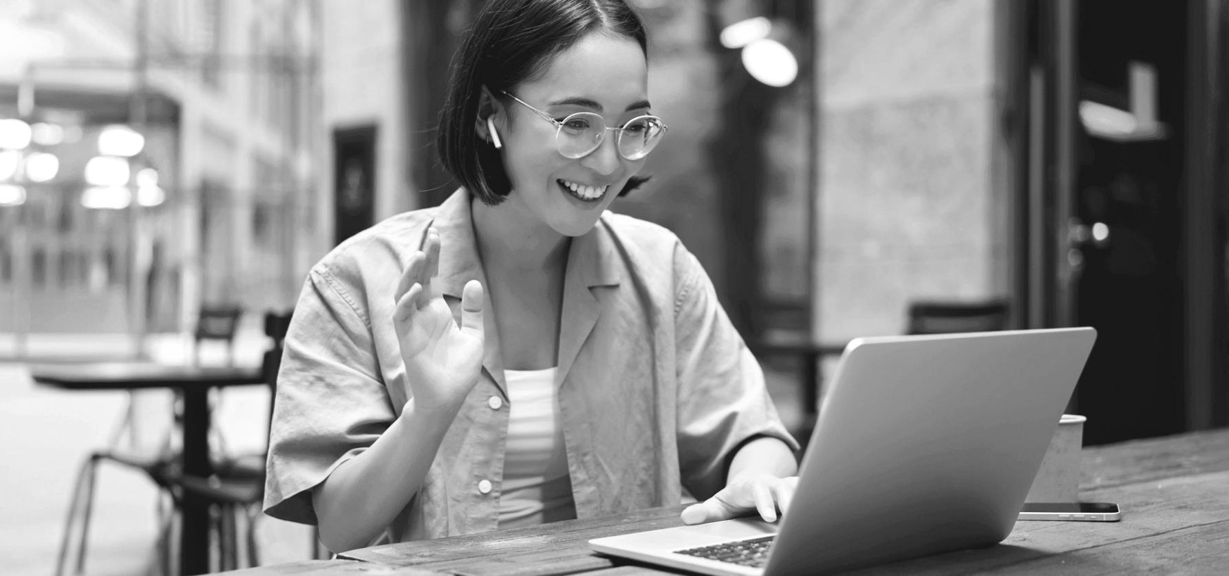 Sesión de análisis de estados financieros con datos proyectados